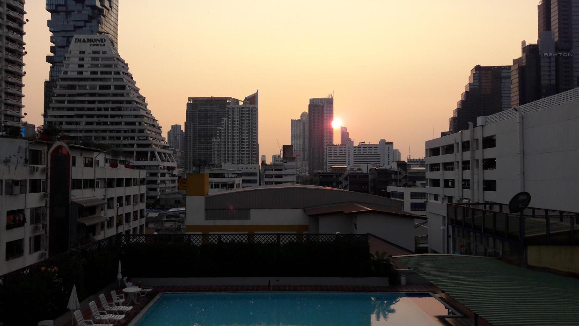 Panoramic City View Room At Silom Banguecoque Exterior foto